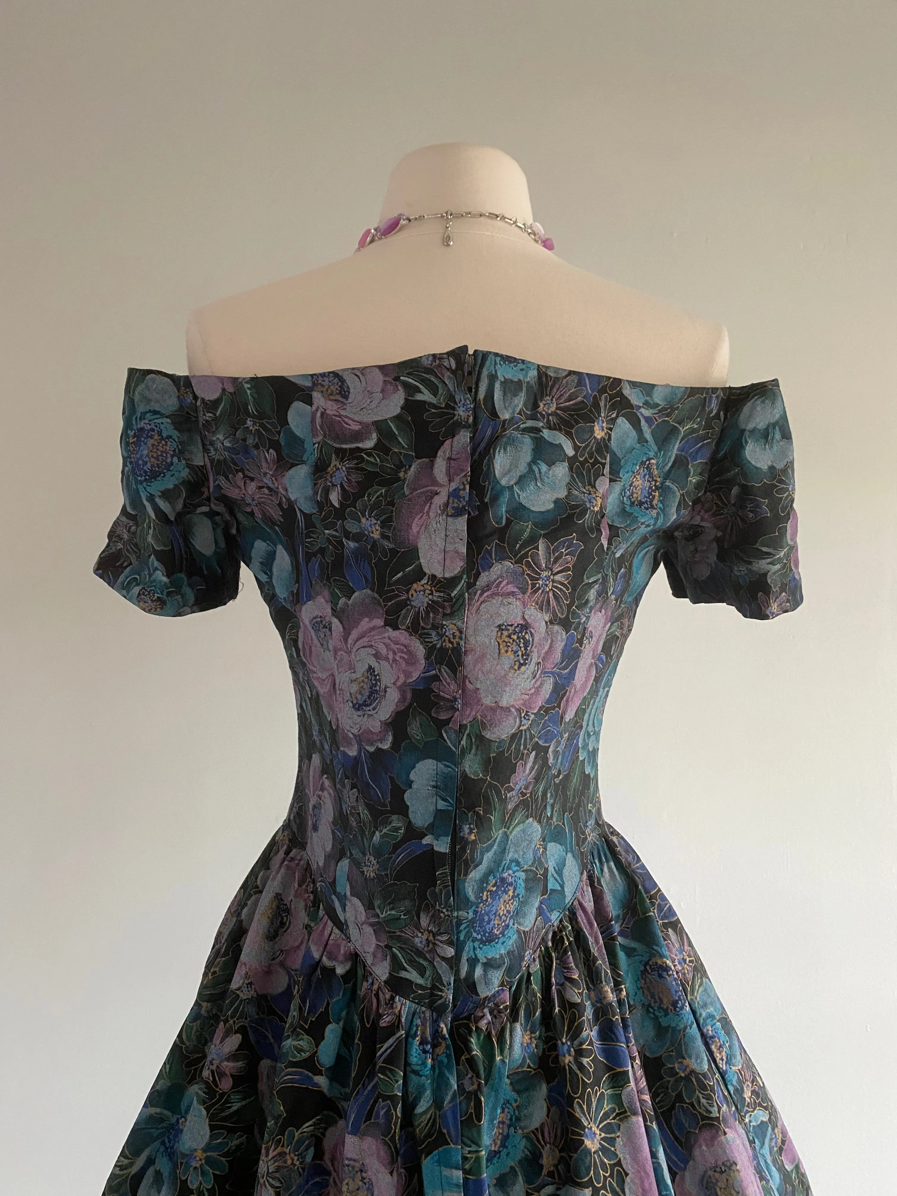 1980's Midnight Garden Print Cotton Dress With Off The Shoulder Neckline / M