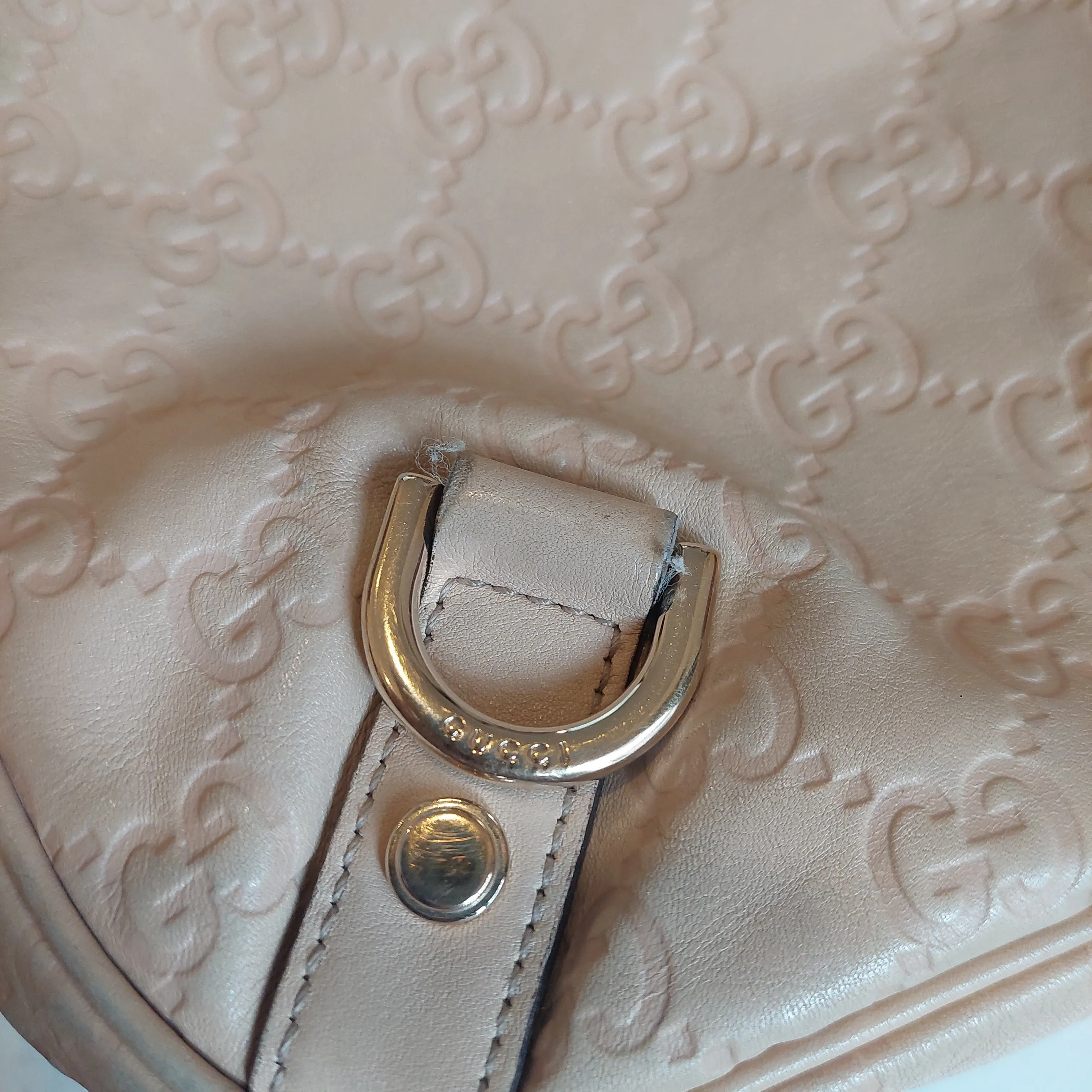 Gucci Beige Leather Abbey D-Ring Shoulder Bag | Pre Loved |