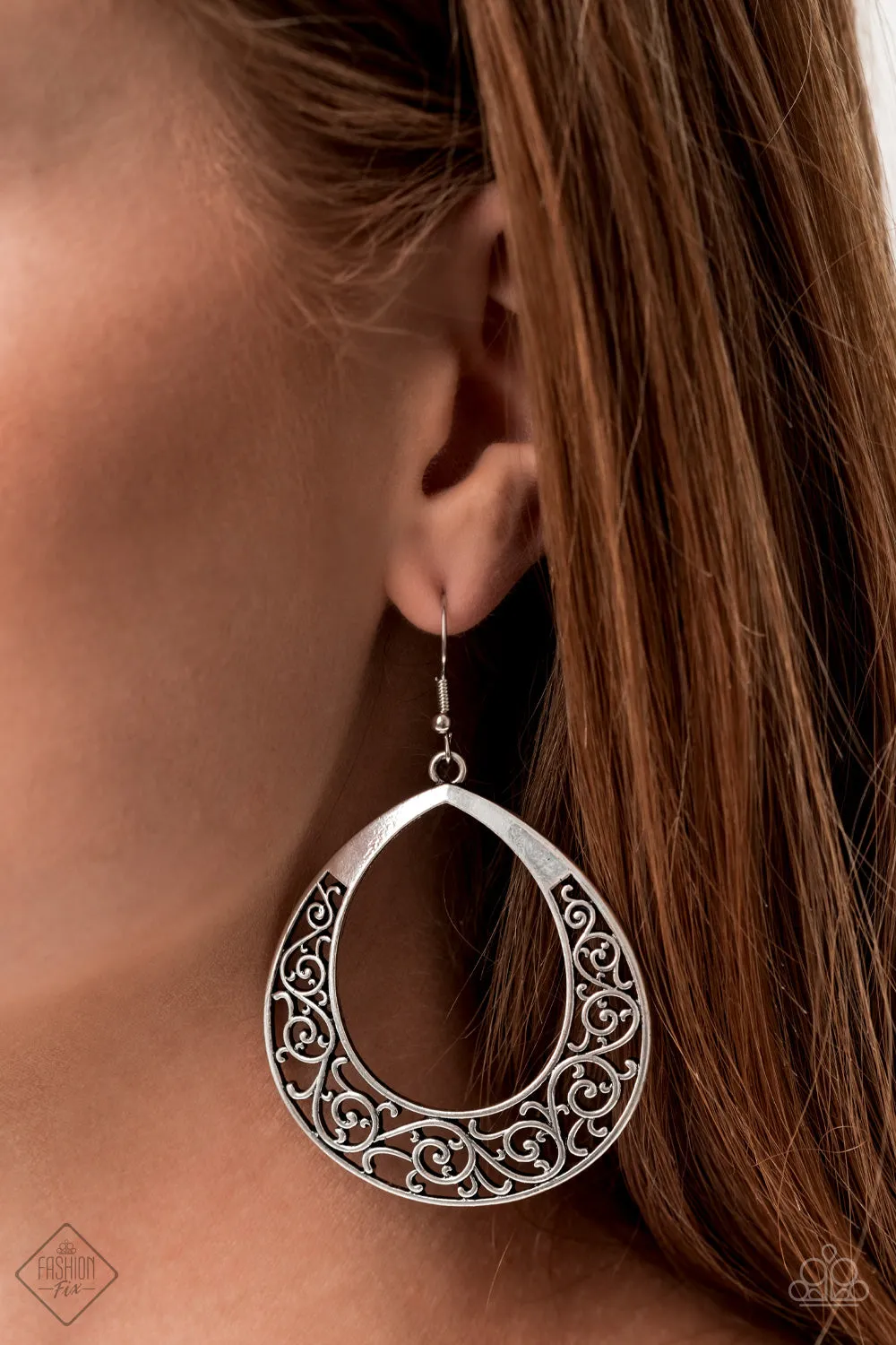 Paparazzi Vineyard Venture Silver Earrings