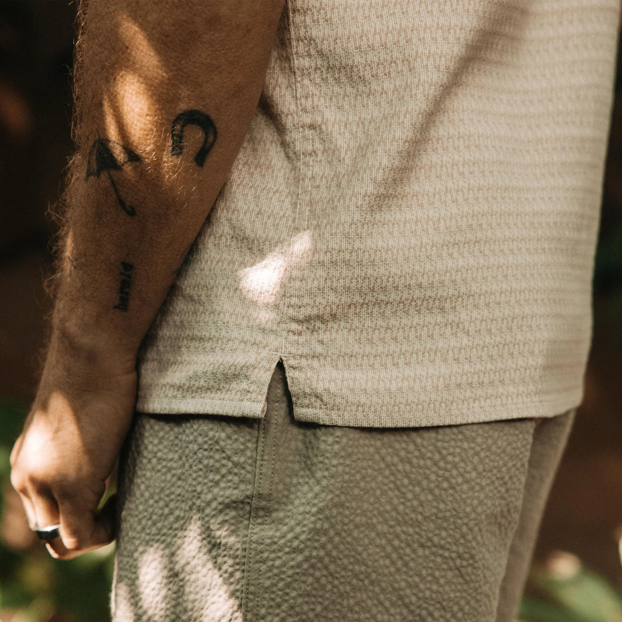 The Conrad Shirt in Sand Jacquard